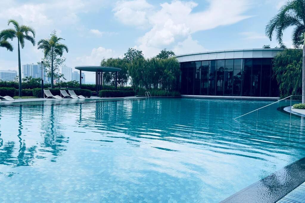 Pangsapuri Klcc Sky View 1br Luxury With Balcony Trion Kl